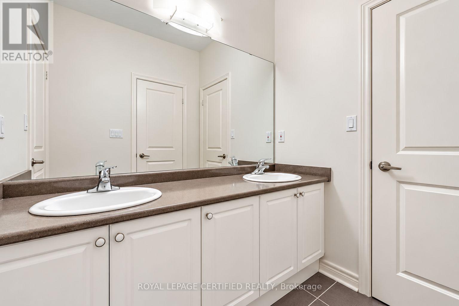 170 Gibson Circle, Bradford West Gwillimbury photo 22
