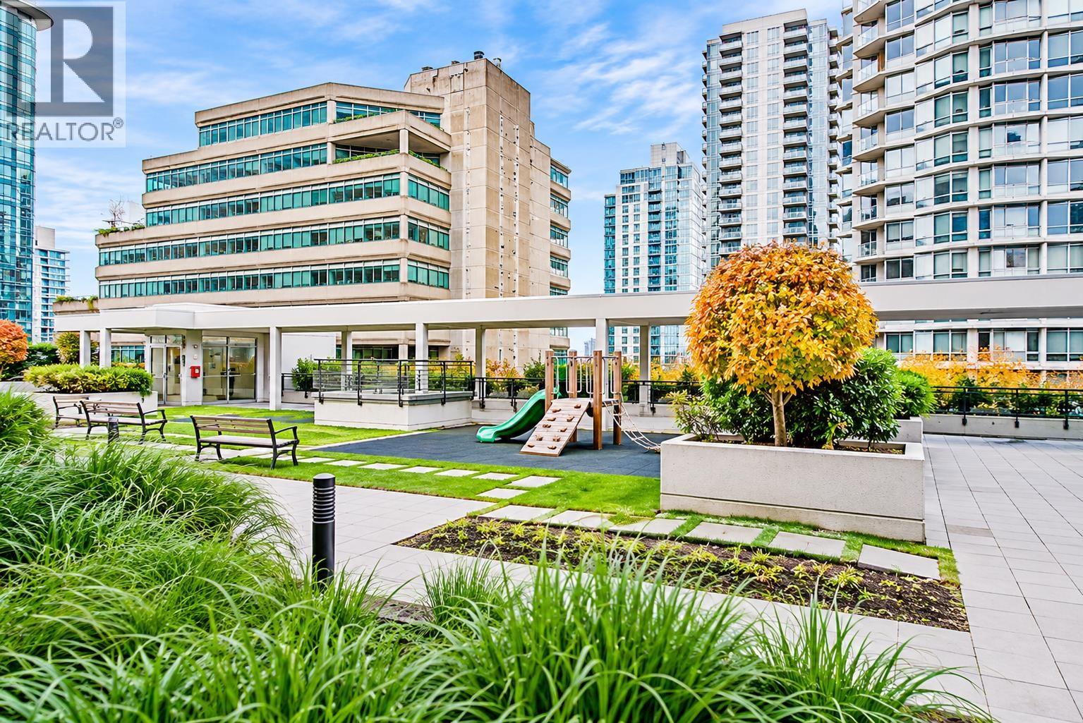 702 1211 MELVILLE STREET, Vancouver - Image 1