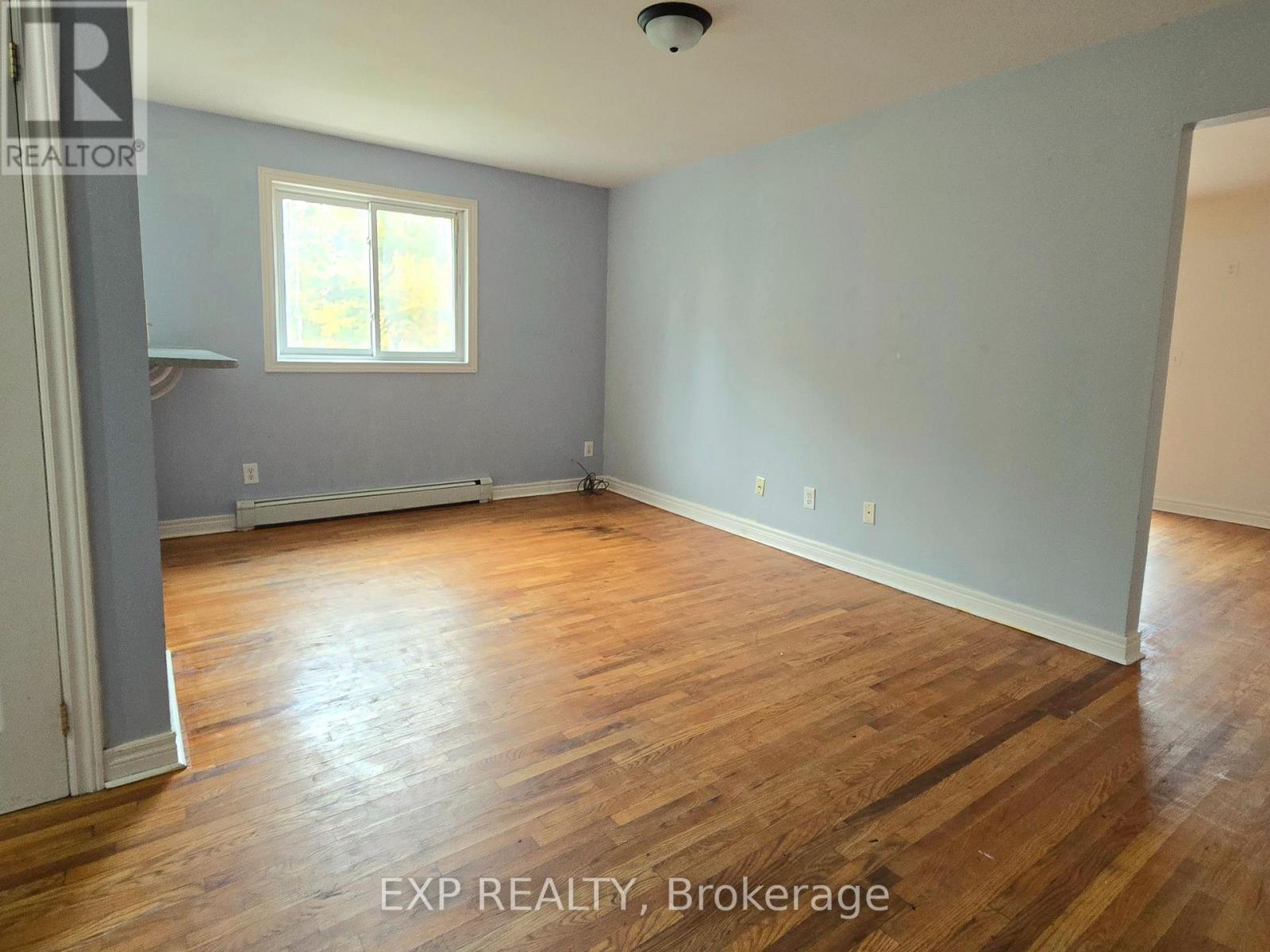 1-1 Maple Road, Tiny photo 3