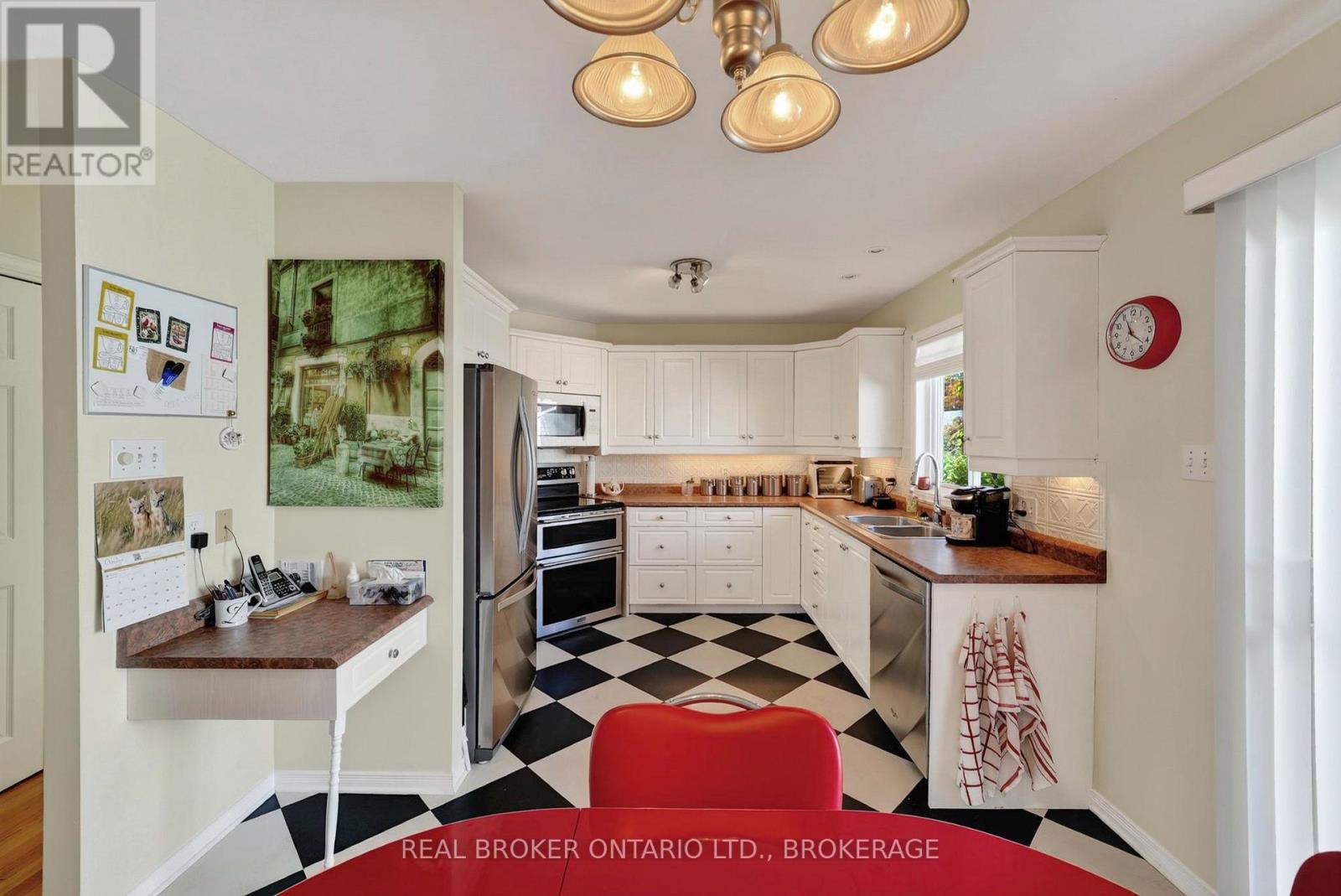 133 BRYDEN AVENUE - 11