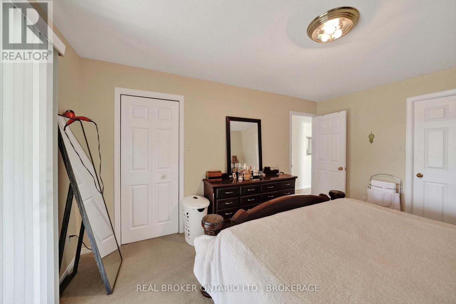133 BRYDEN AVENUE - 23