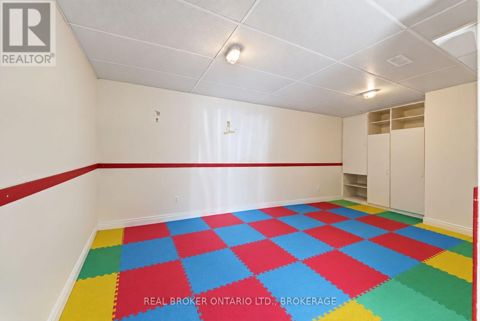133 BRYDEN AVENUE - 38