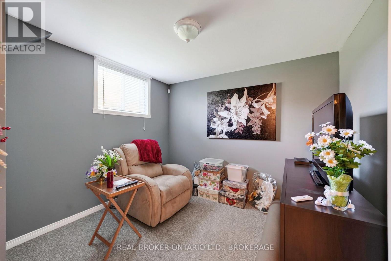 133 BRYDEN AVENUE - 40