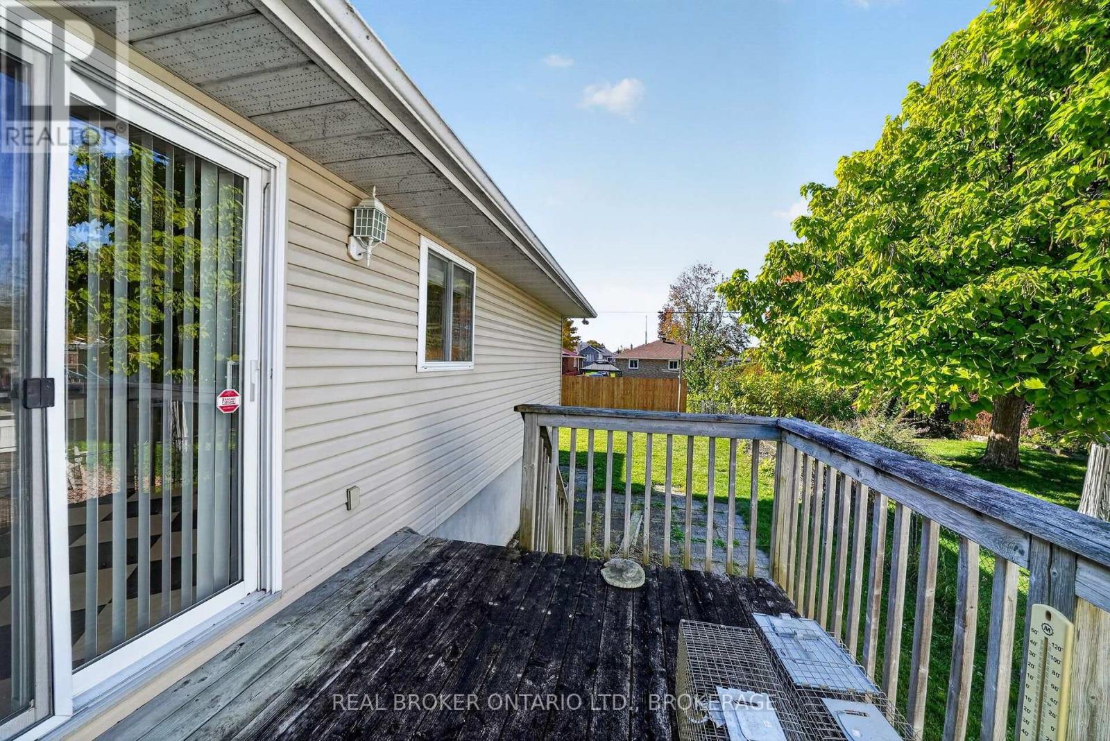 133 BRYDEN AVENUE - 42
