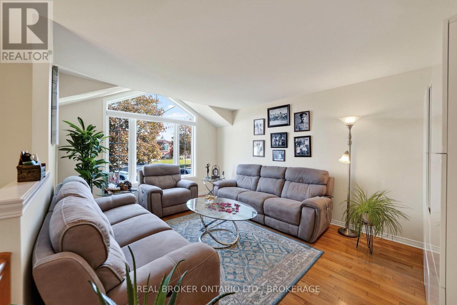 133 BRYDEN AVENUE - 6