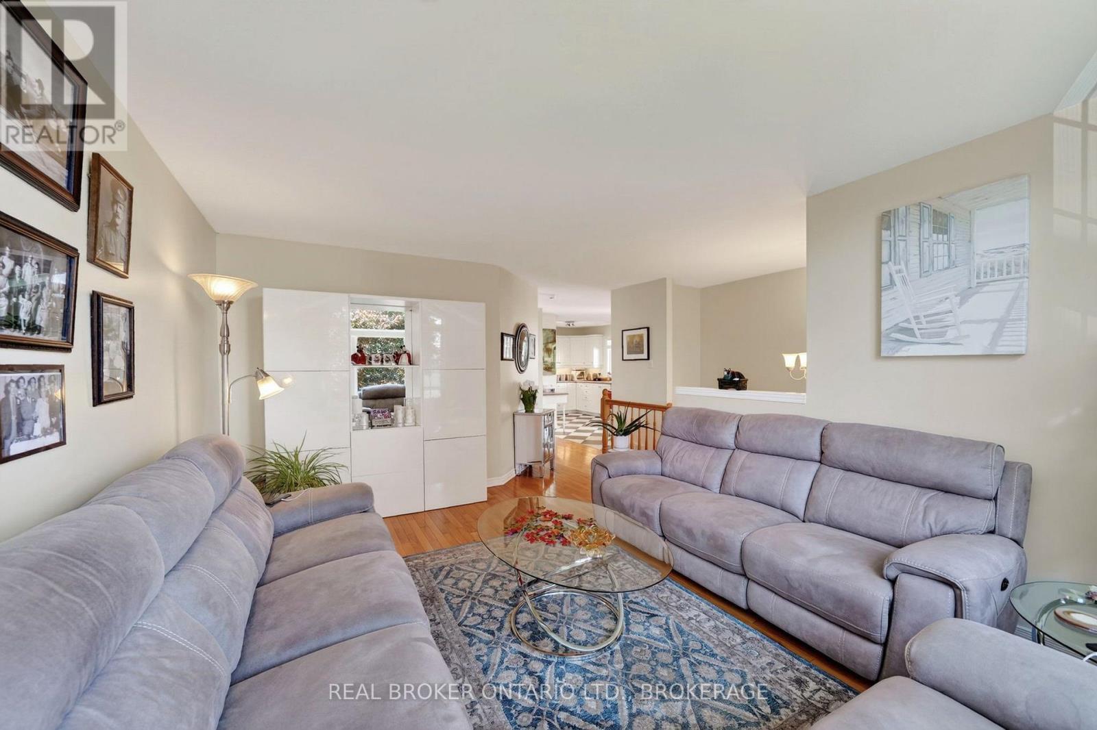 133 BRYDEN AVENUE - 8