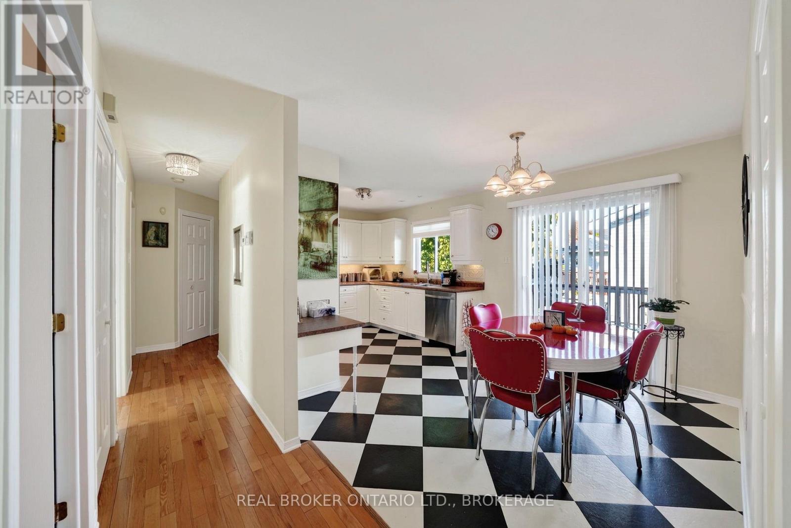 133 BRYDEN AVENUE - 9