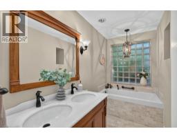 600 Holly Hill Crescent, Burlington, ON L7L3Z7 Photo 25