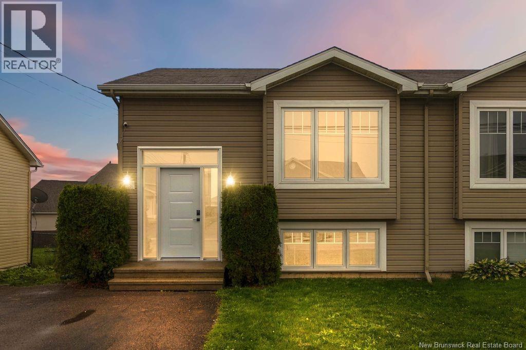138 Penrose Street photo 2