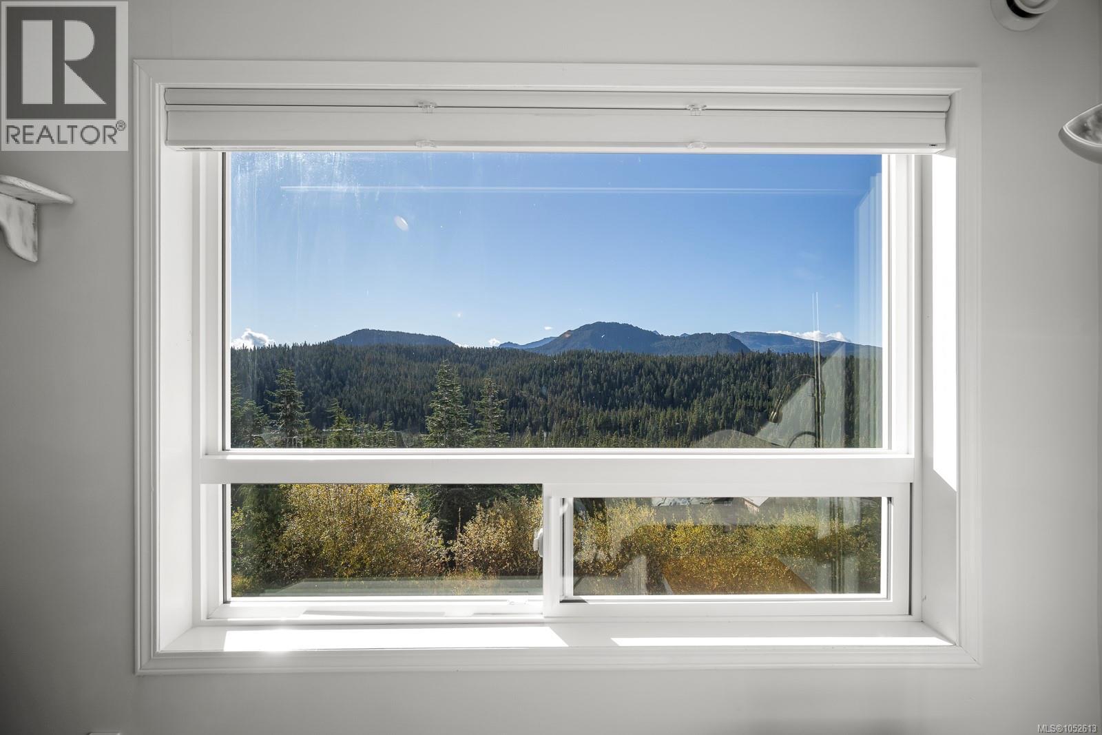 204 1105 Henry Rd, Courtenay - Image 1