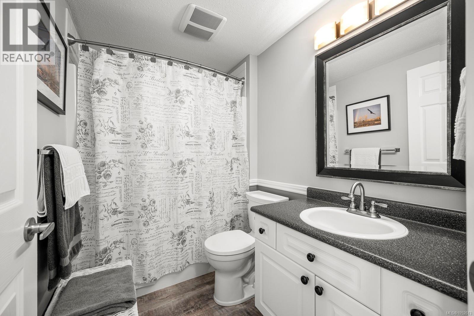 204 1105 Henry Rd, Courtenay - Image 1
