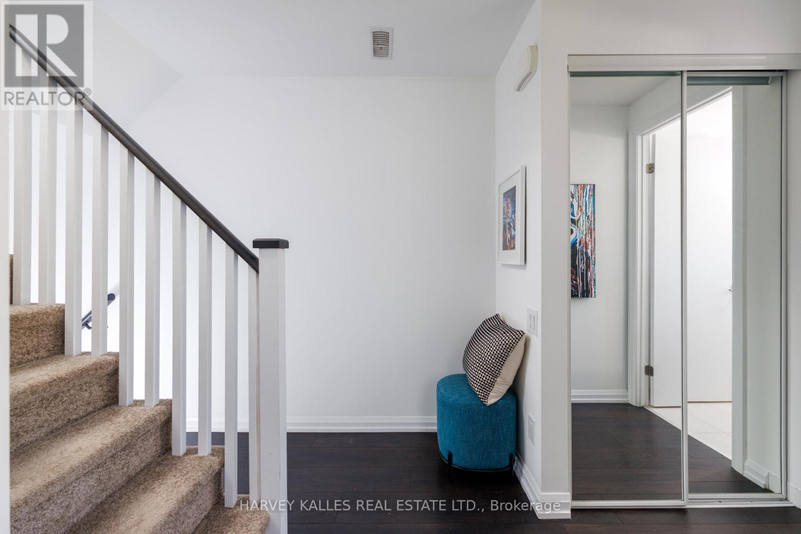 Th49- 10 Brin Drive, Toronto, ON photo 4