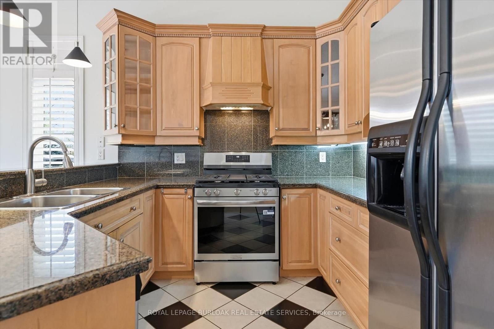 2256 Turnberry Road, Burlington, ON photo 13