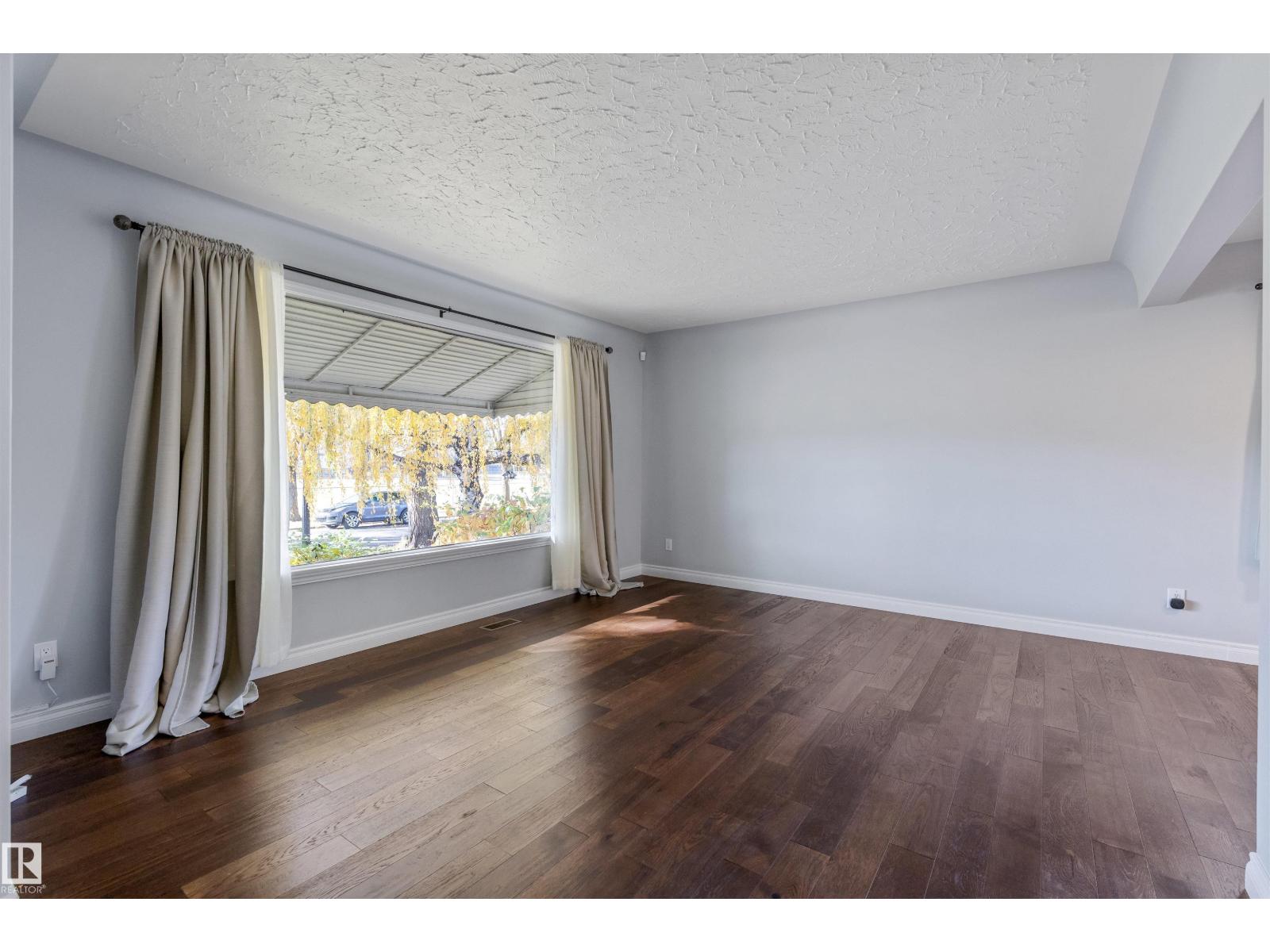 11643 137 ST NW, Edmonton — photo 4