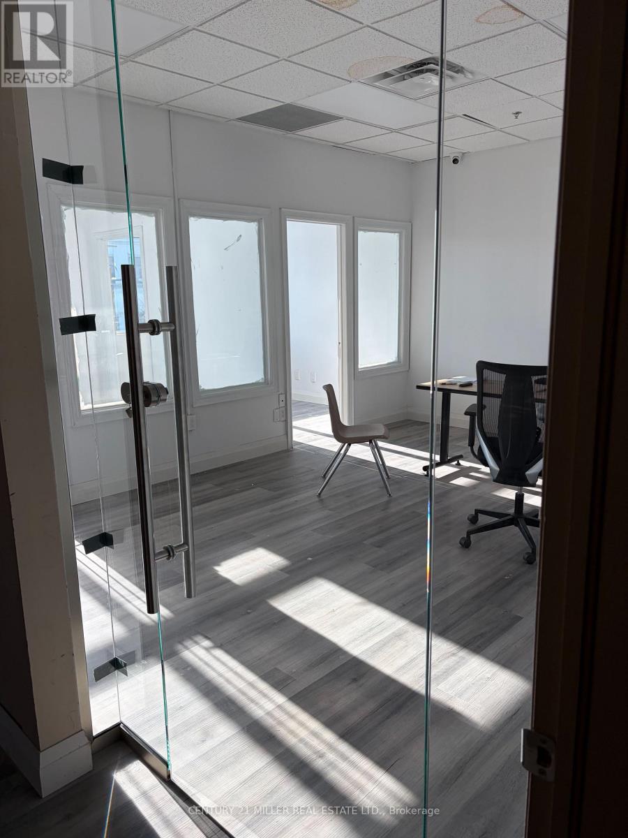 450 Bronte Unit 202B photo 3