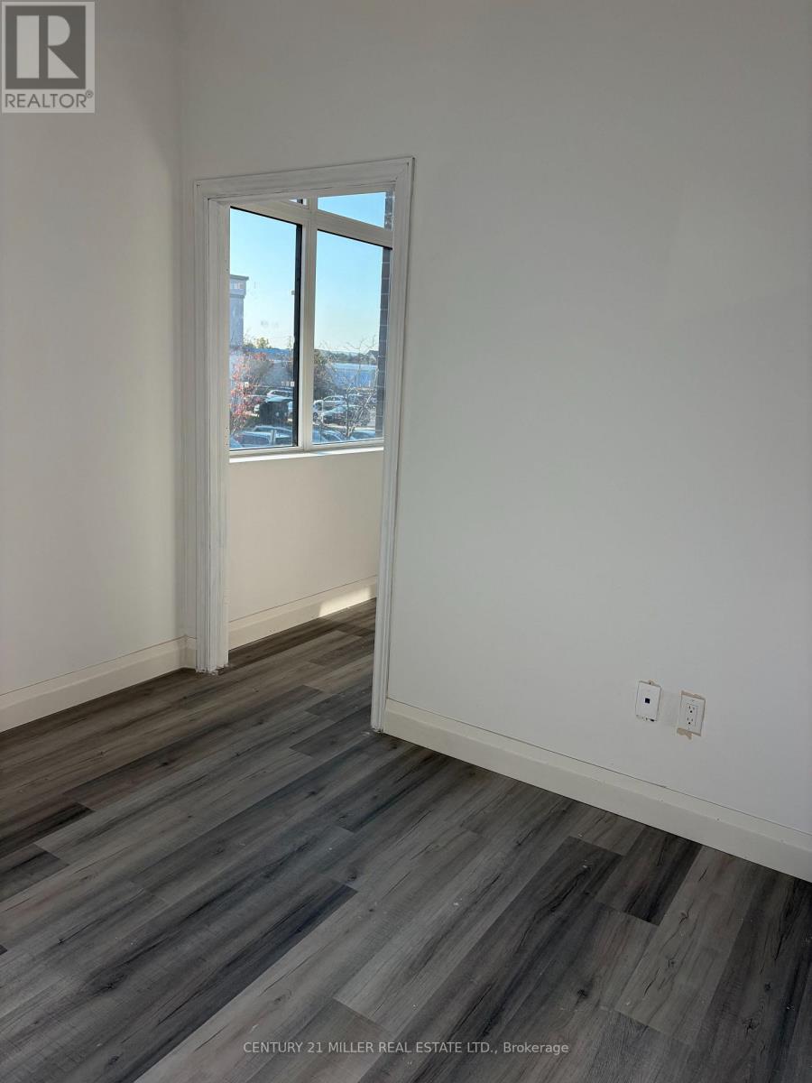450 Bronte Unit 202B photo 2