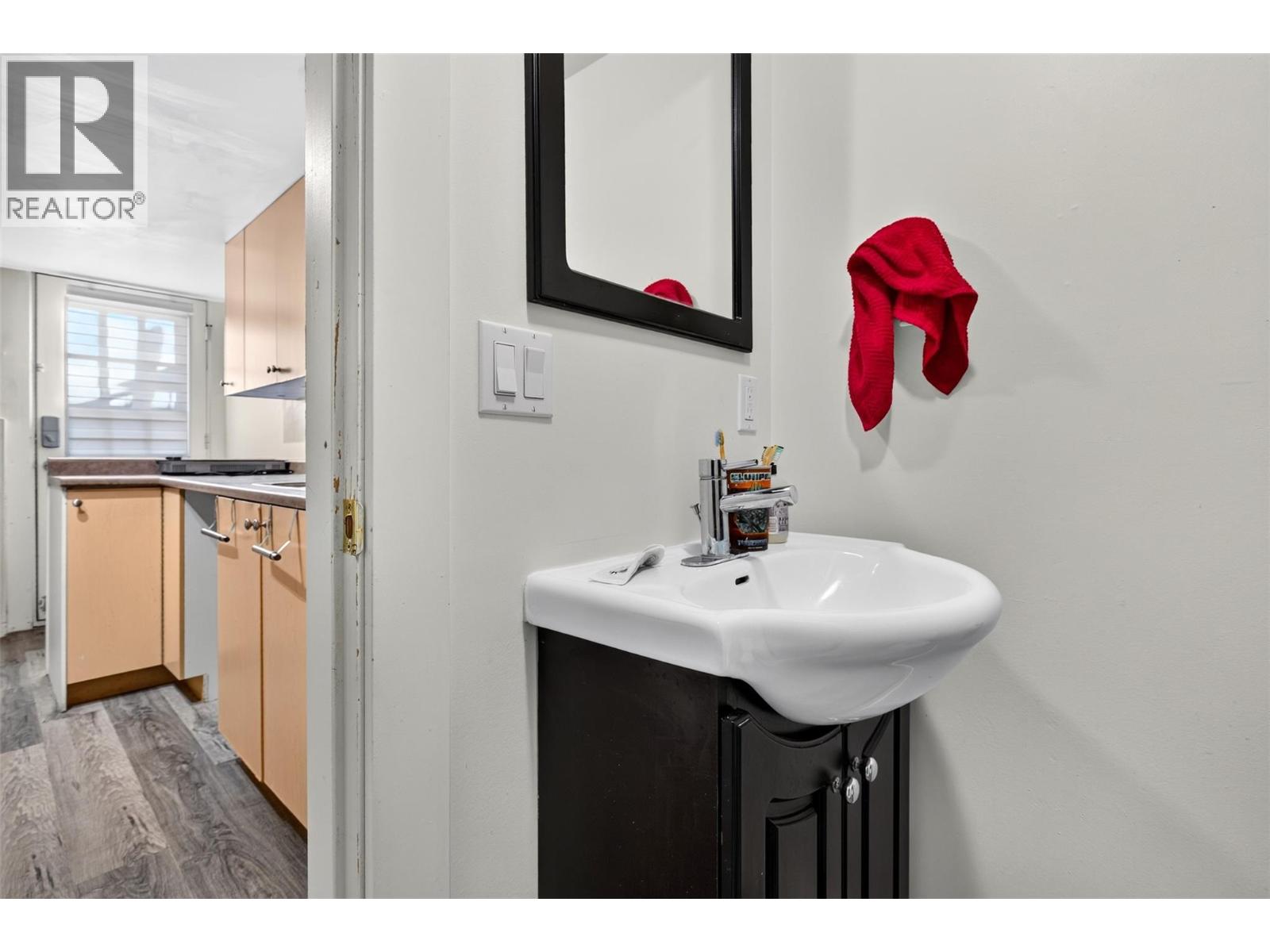 170 Scarboro Road, Kelowna - Image 1