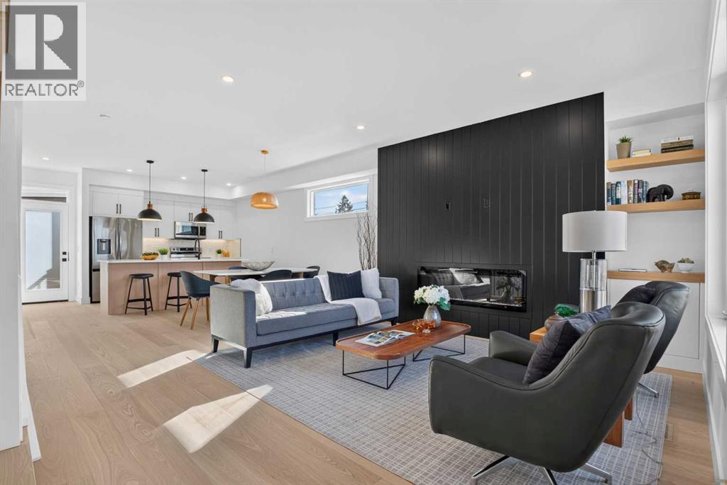 2232 44 Street NW photo 3
