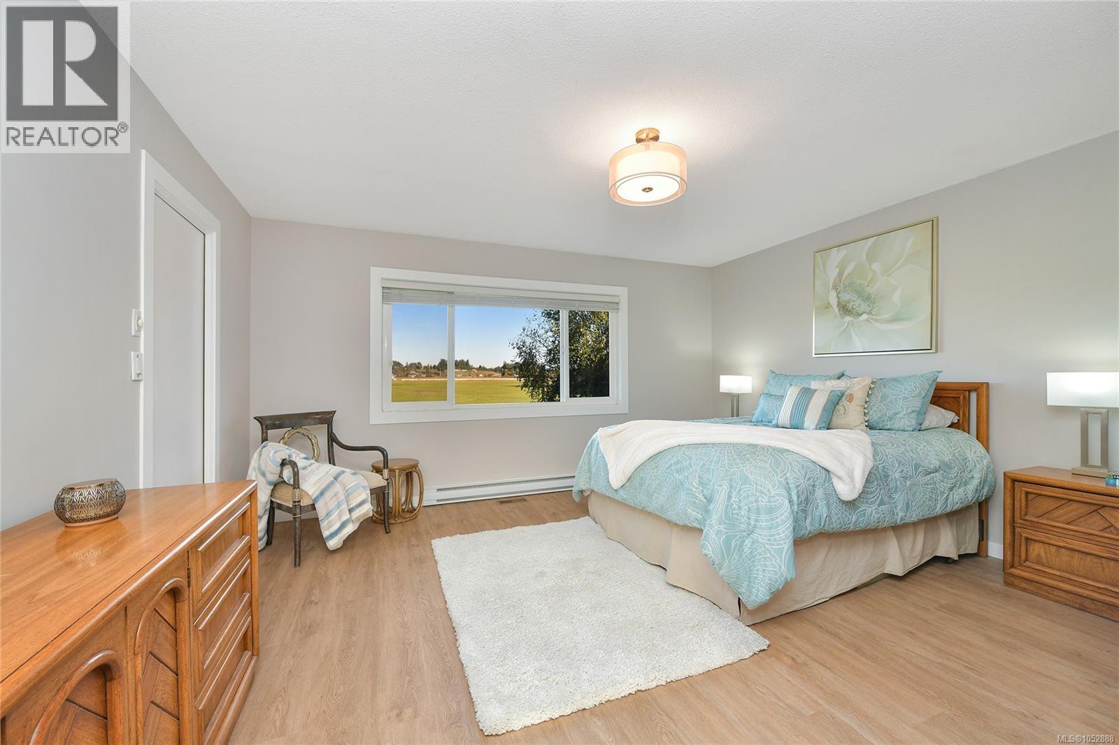  7043 Bickstan Place, Central Saanich