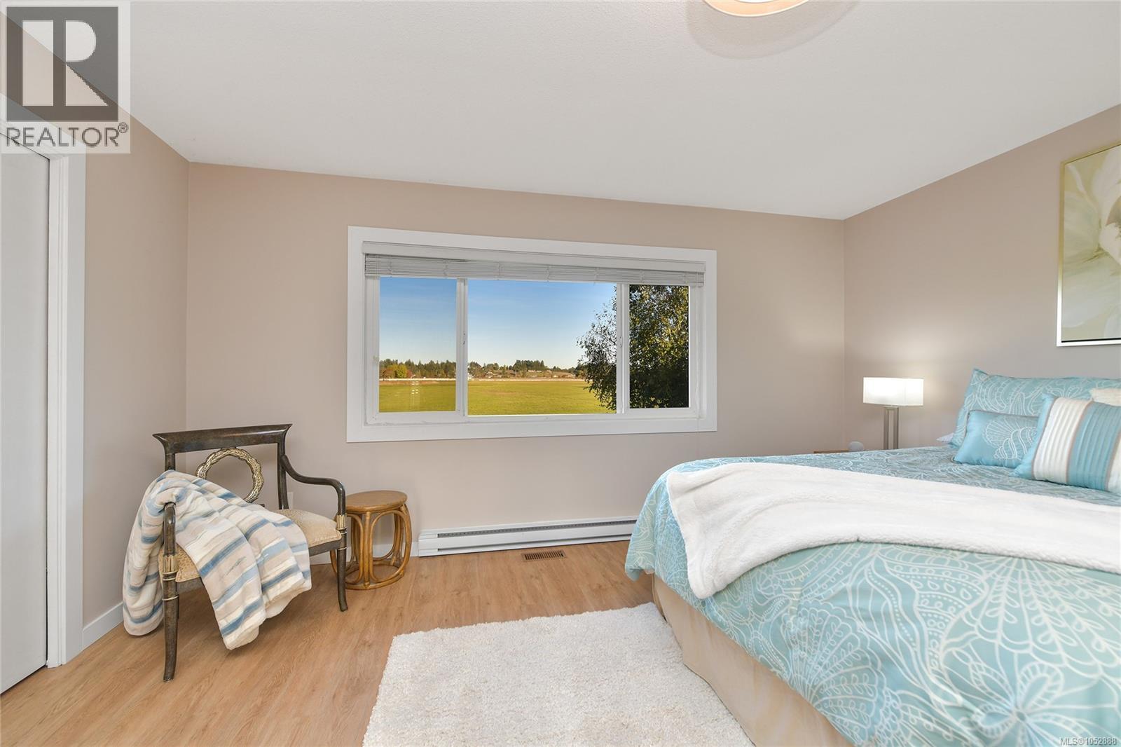  7043 Bickstan Place, Central Saanich