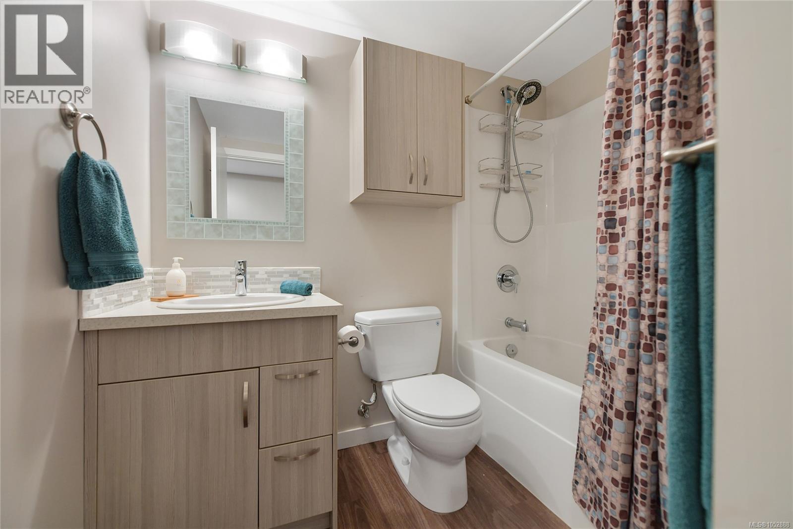  7043 Bickstan Place, Central Saanich