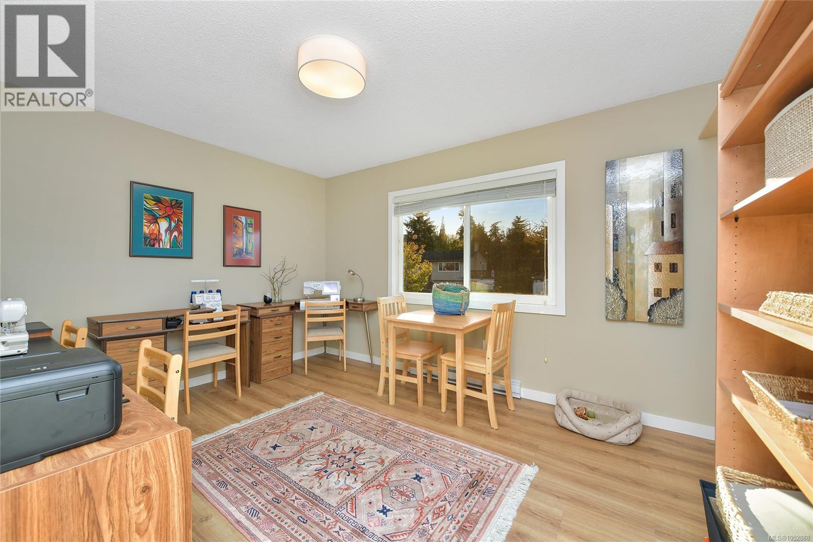  7043 Bickstan Place, Central Saanich