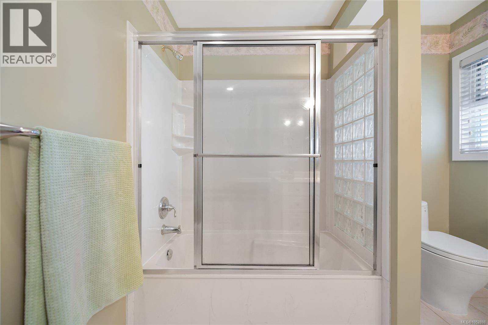  7043 Bickstan Place, Central Saanich