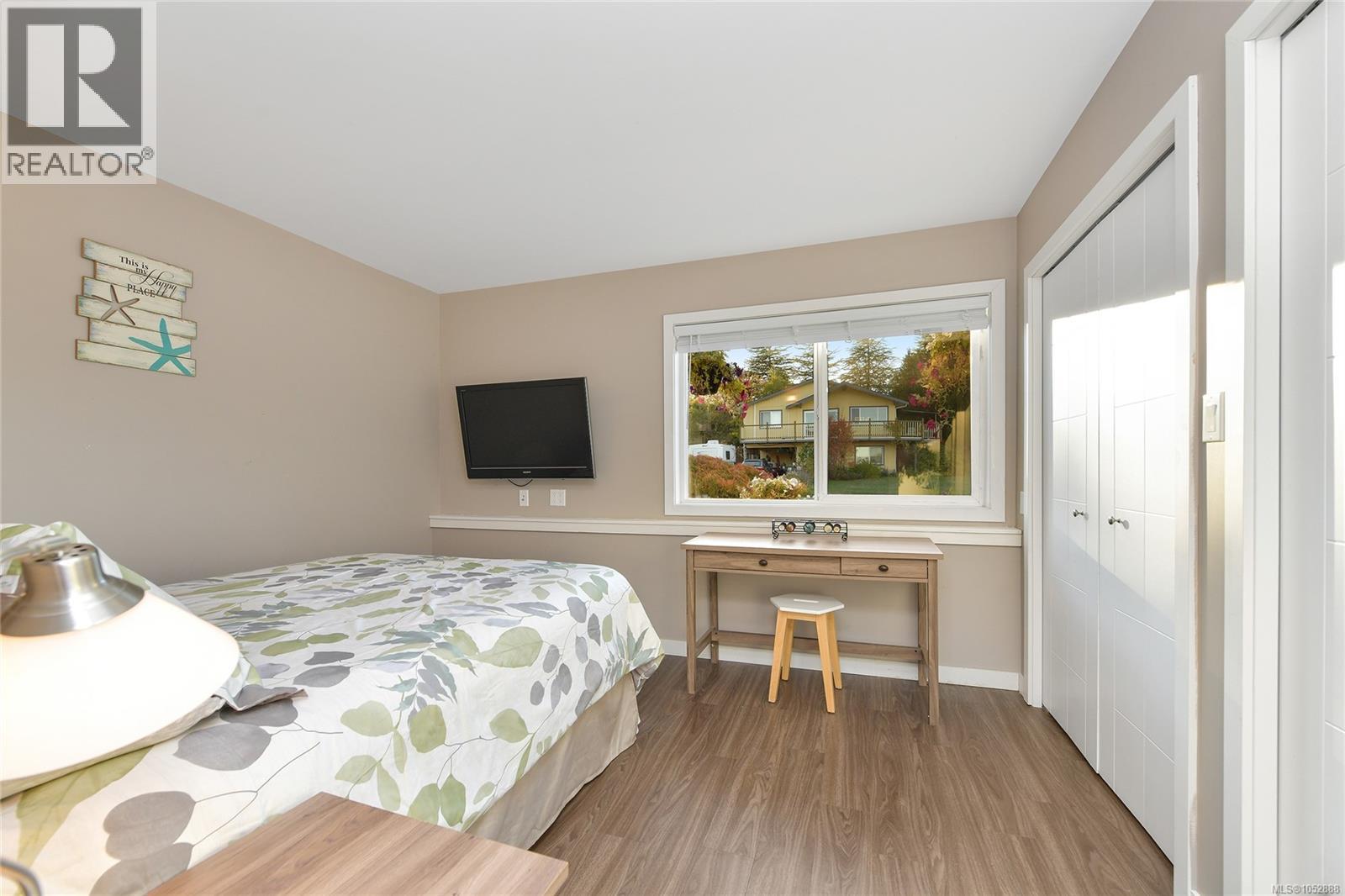 7043 Bickstan Place, Central Saanich