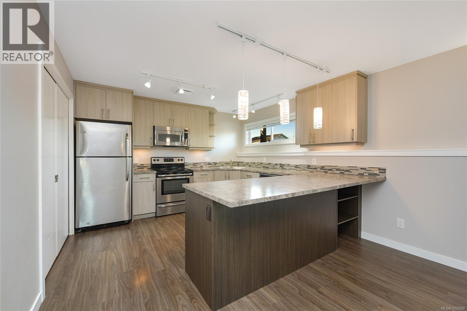  7043 Bickstan Place, Central Saanich