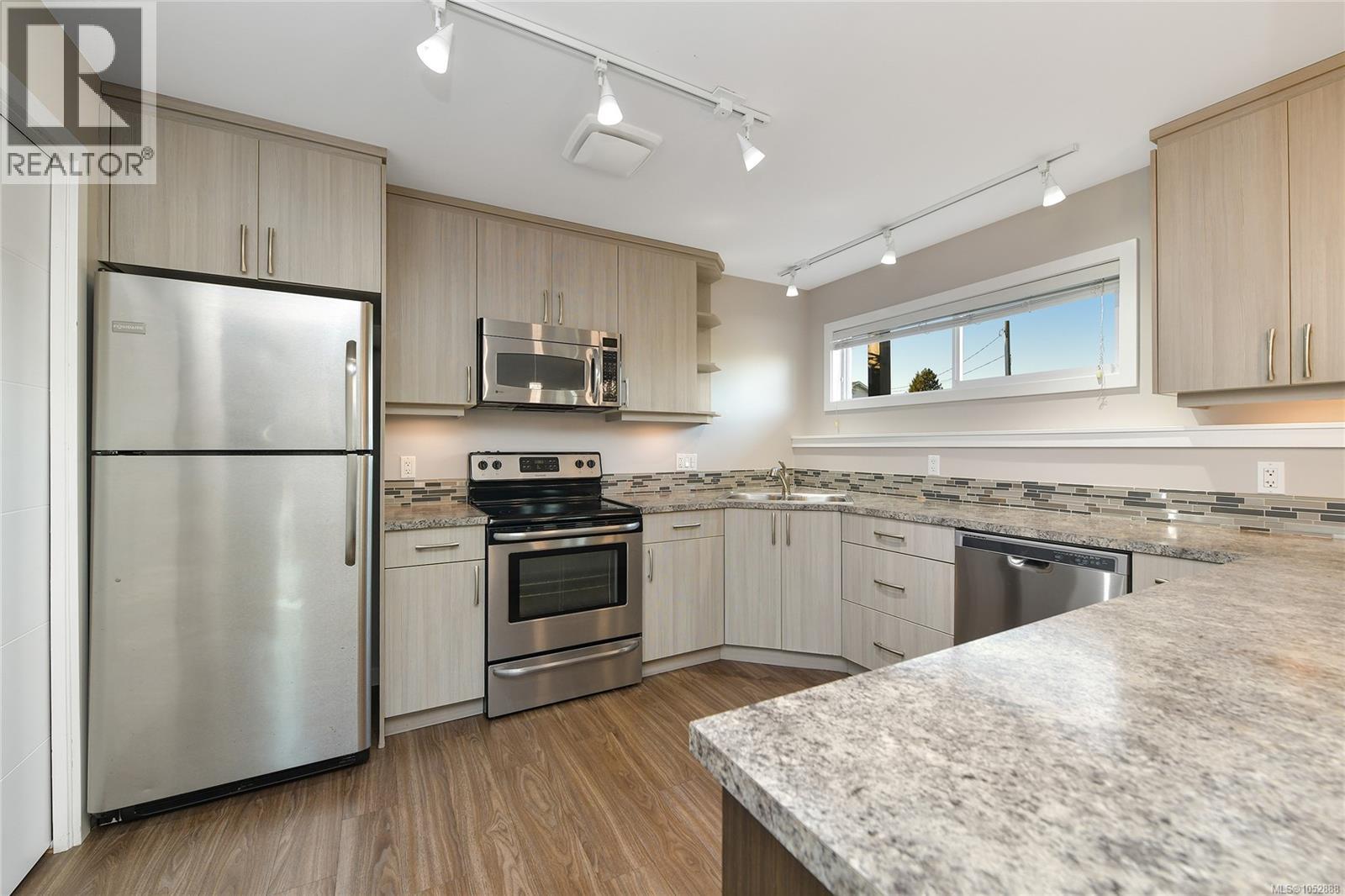 7043 Bickstan Place, Central Saanich