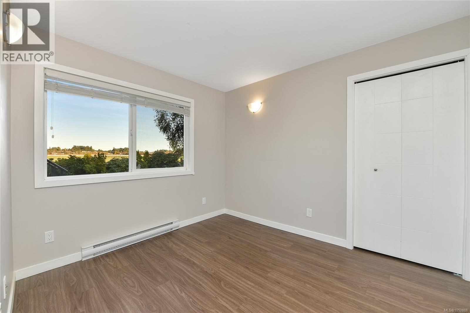  7043 Bickstan Place, Central Saanich