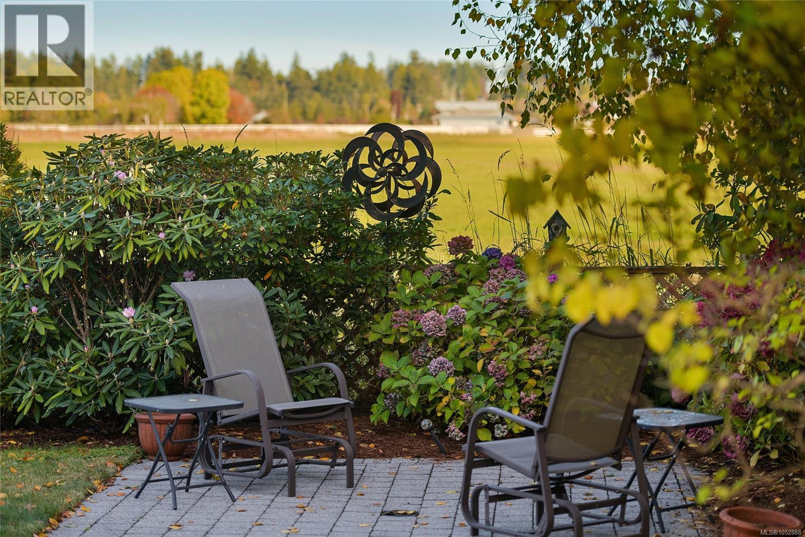  7043 Bickstan Place, Central Saanich