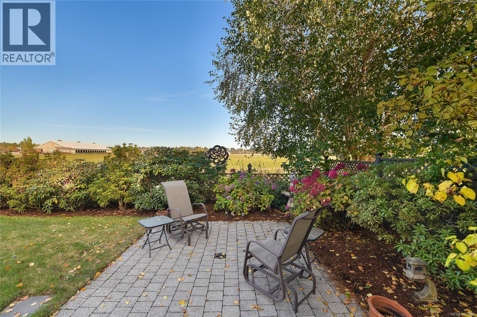 7043 Bickstan Place, Central Saanich
