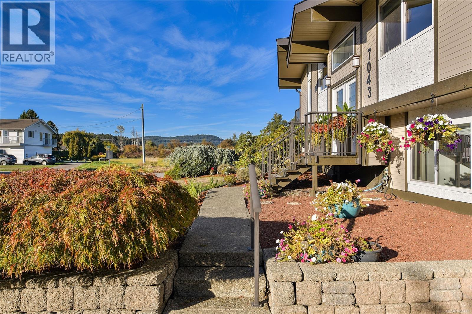  7043 Bickstan Place, Central Saanich