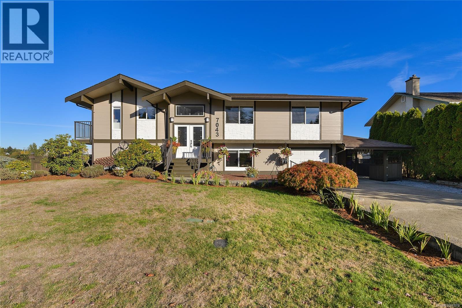  7043 Bickstan Place, Central Saanich