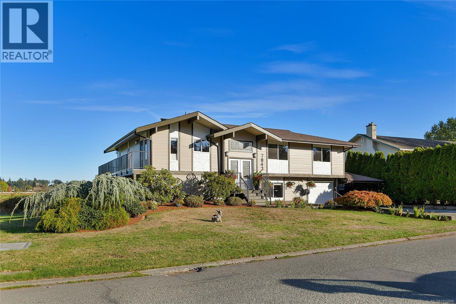  7043 Bickstan Place, Central Saanich