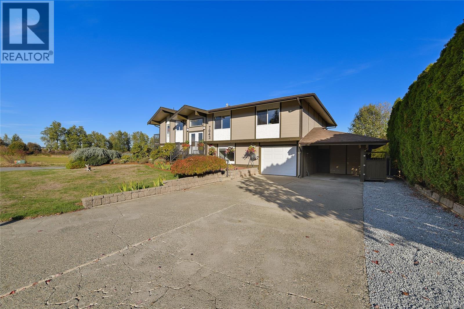  7043 Bickstan Place, Central Saanich