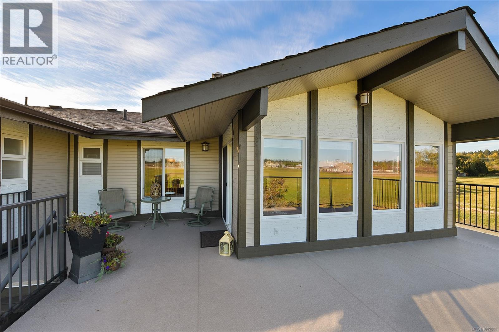  7043 Bickstan Place, Central Saanich