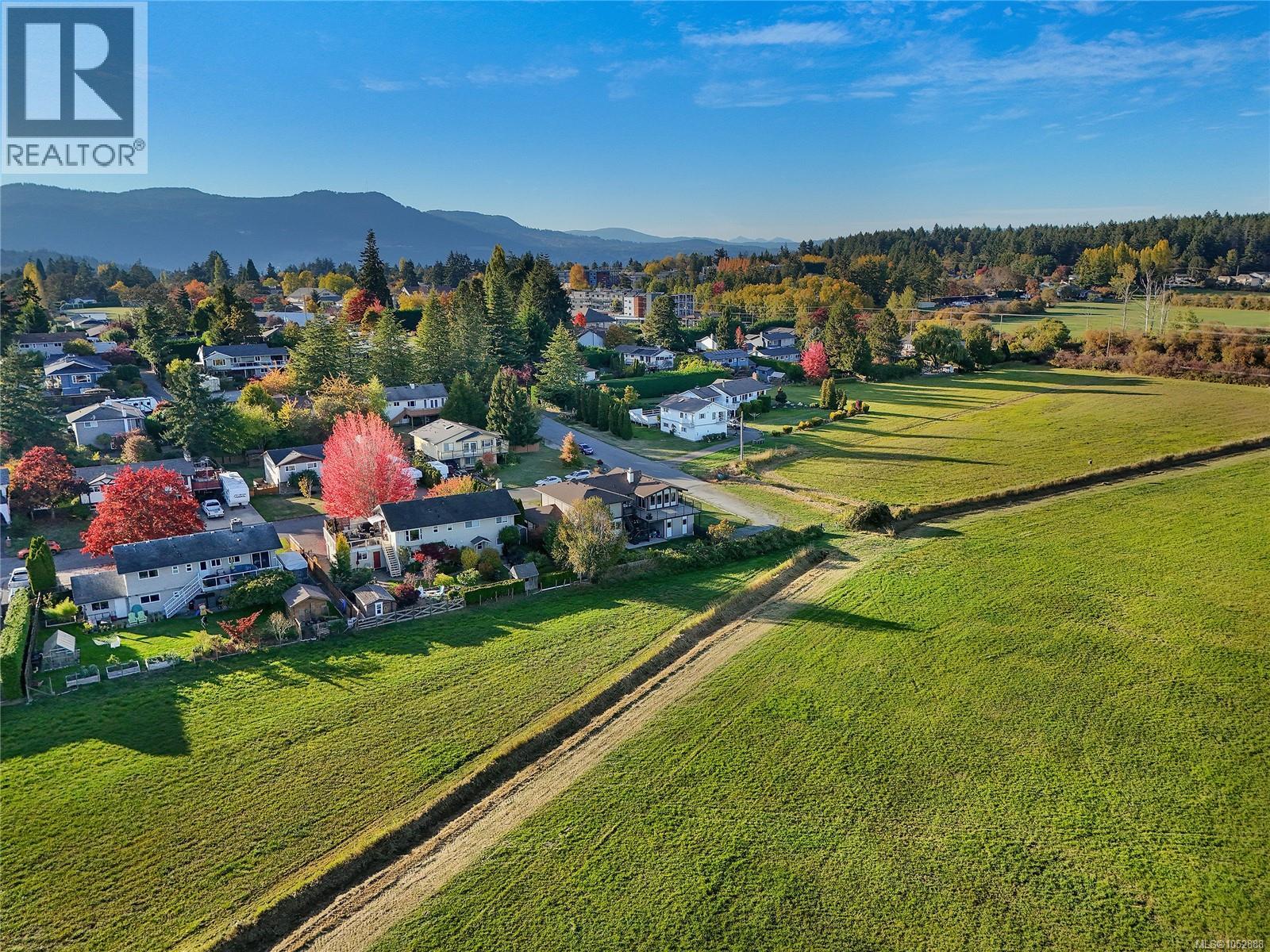  7043 Bickstan Place, Central Saanich