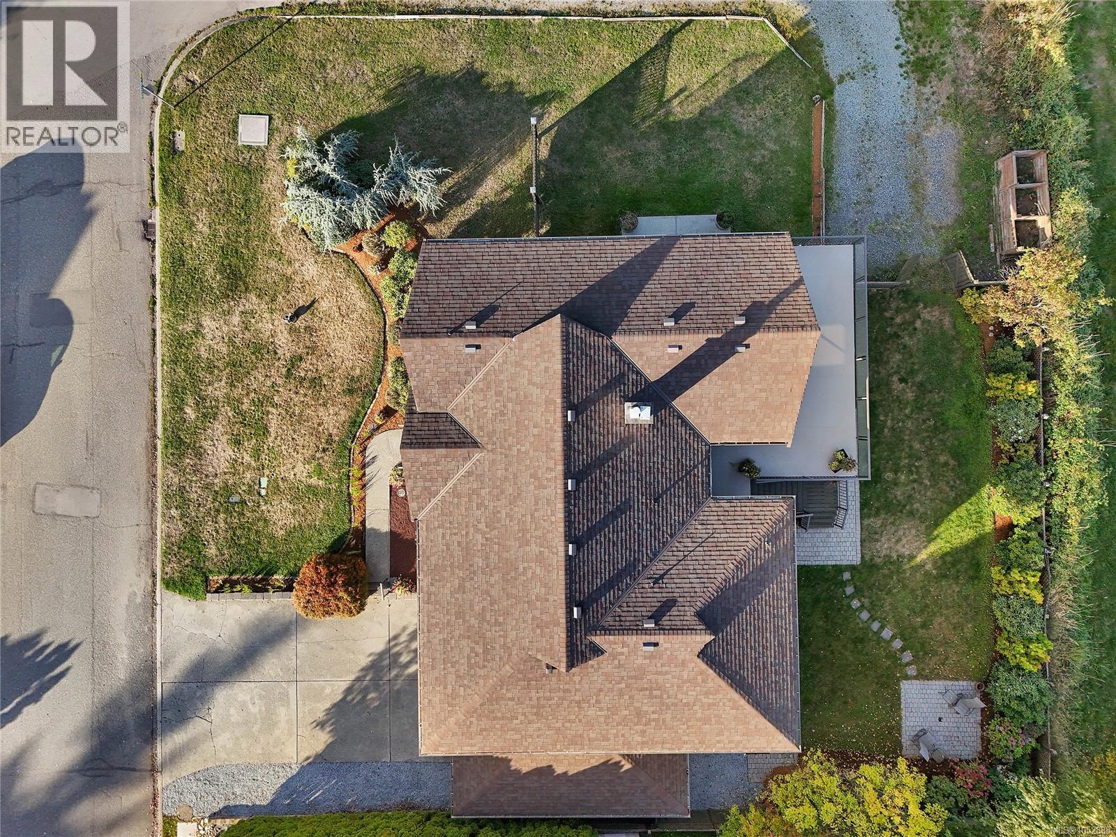  7043 Bickstan Place, Central Saanich