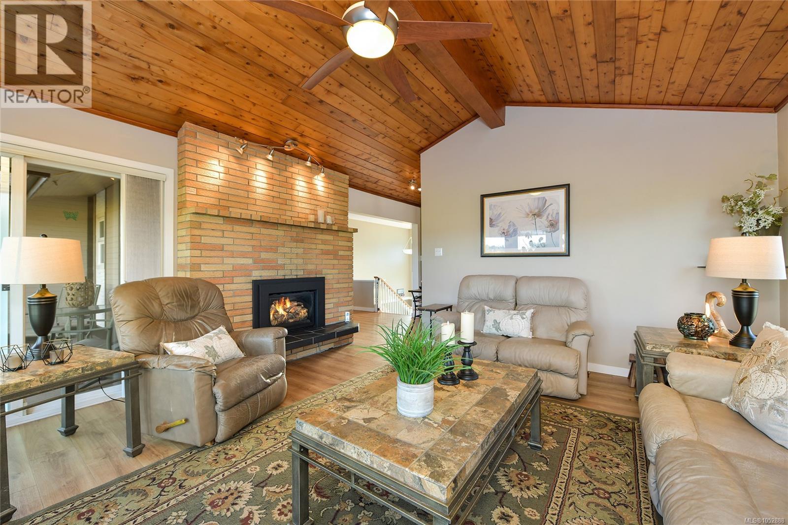  7043 Bickstan Place, Central Saanich
