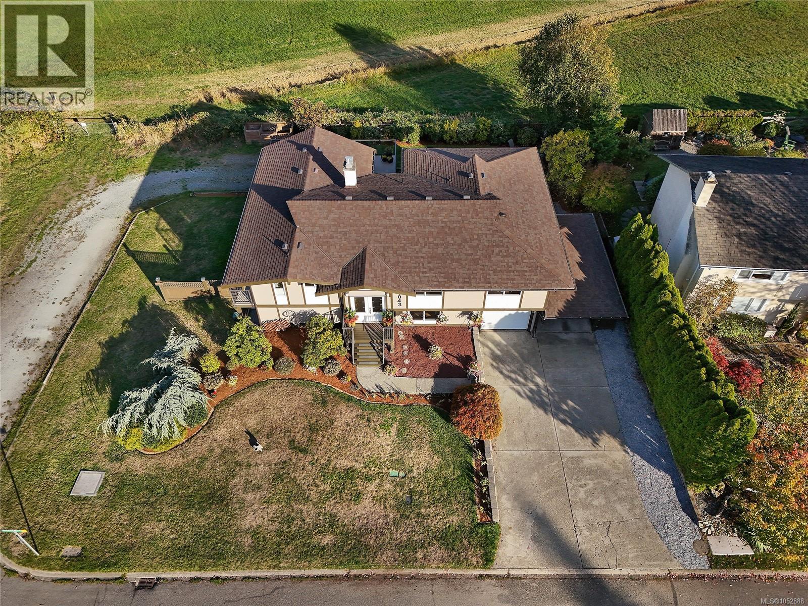 7043 Bickstan Place, Central Saanich