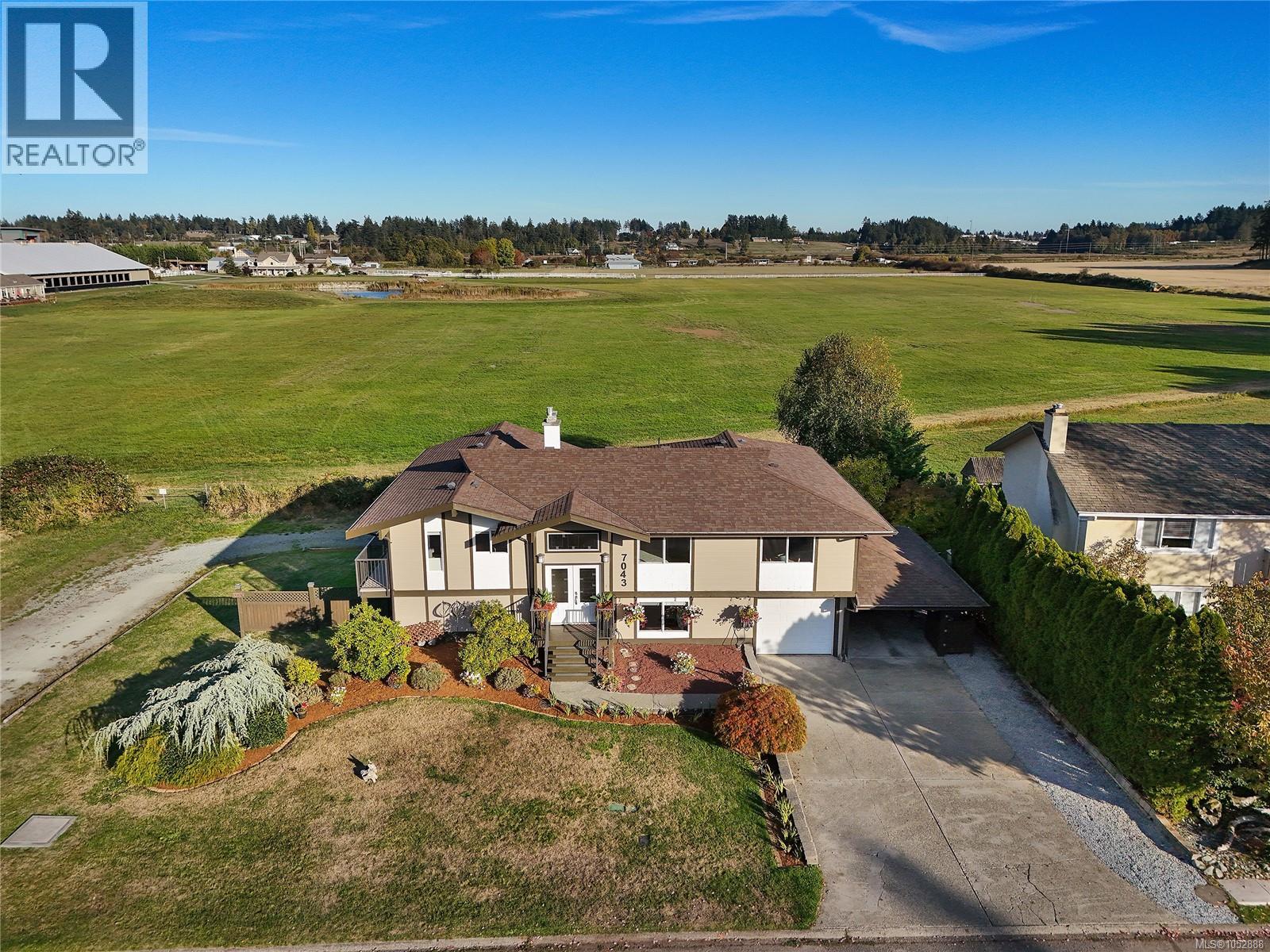  7043 Bickstan Place, Central Saanich