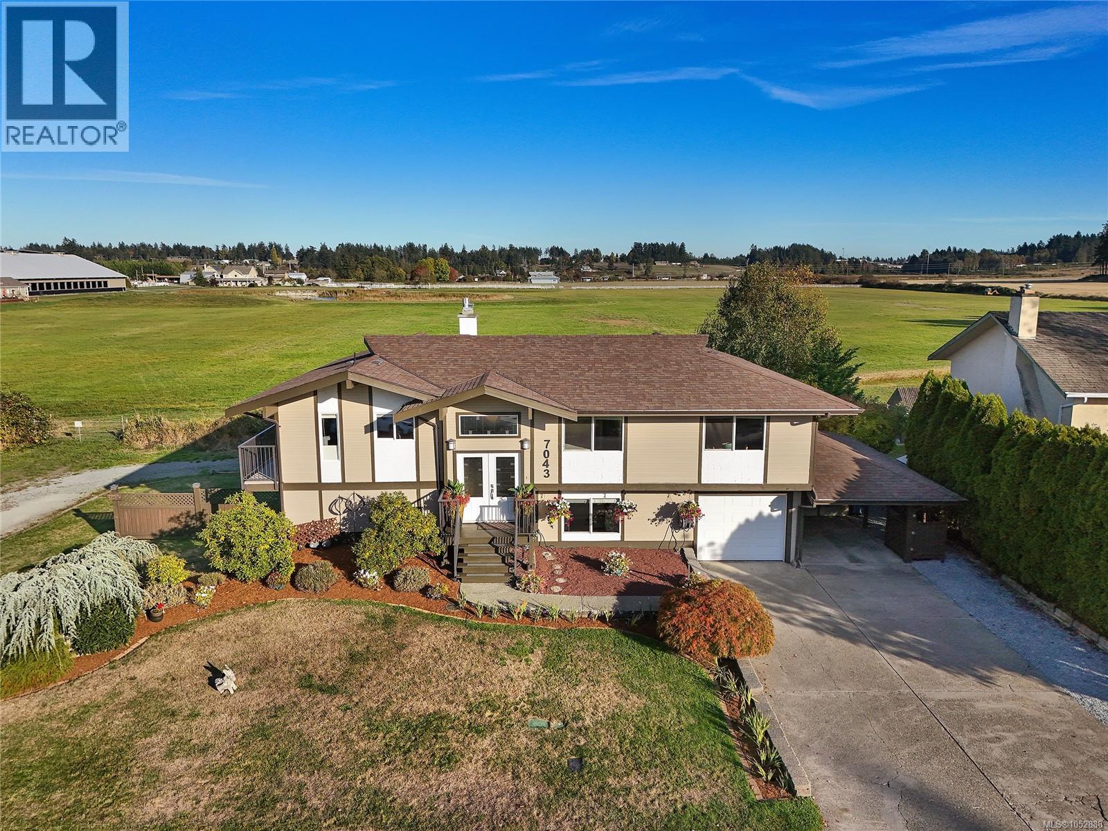  7043 Bickstan Place, Central Saanich