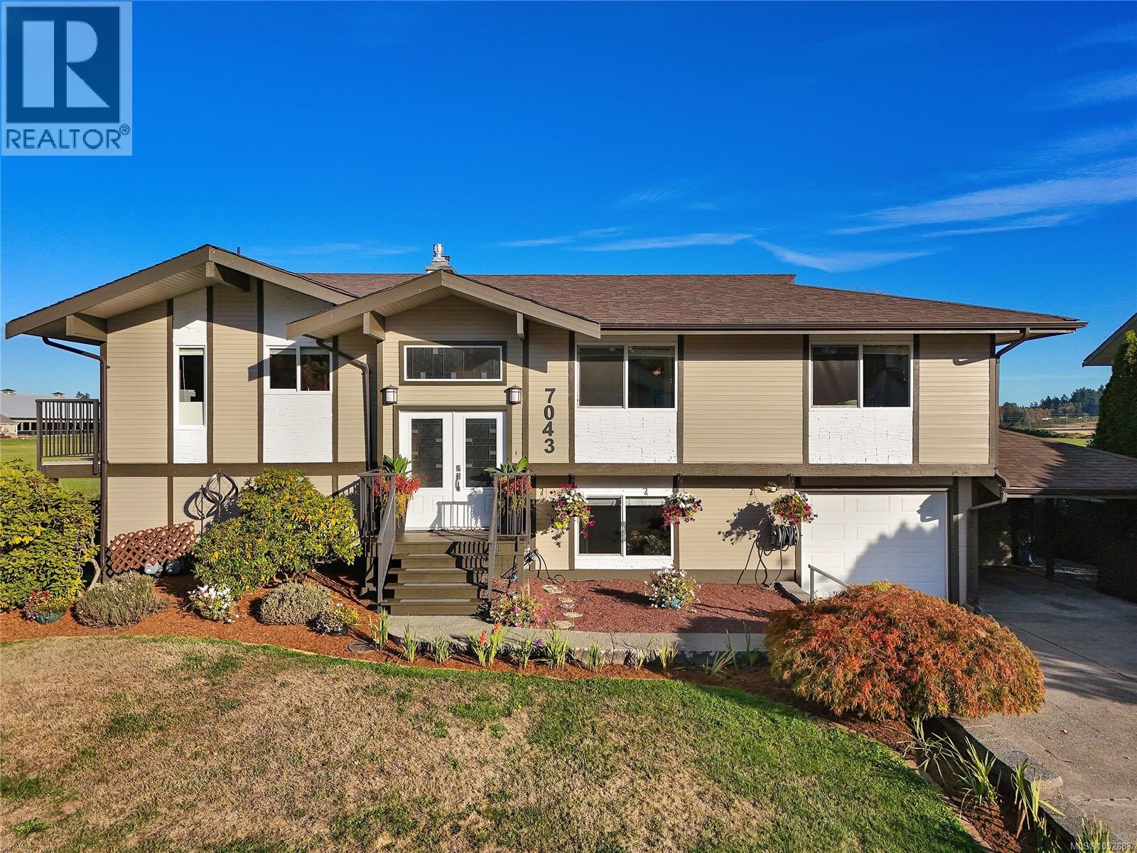  7043 Bickstan Place, Central Saanich