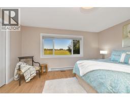 7043 Bickstan Pl, Central Saanich, BC V8M1G8 Photo 21