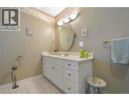 7043 Bickstan Pl, Central Saanich, BC V8M1G8 Photo 28