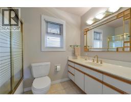 7043 Bickstan Pl, Central Saanich, BC V8M1G8 Photo 33