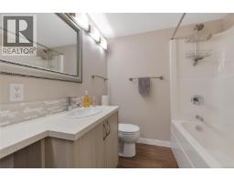 7043 Bickstan Pl, Central Saanich, BC V8M1G8 Photo 42