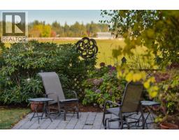 7043 Bickstan Pl, Central Saanich, BC V8M1G8 Photo 45